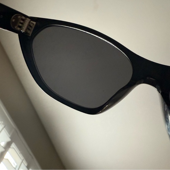 CELINE CL40251U Sunglasses in Black - Picture 14 of 14